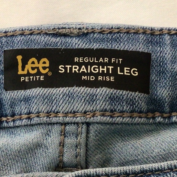NWOT Lee Petite Regular Fit Straight Leg Mid Rise Women’s Jeans - Picture 4 of 4